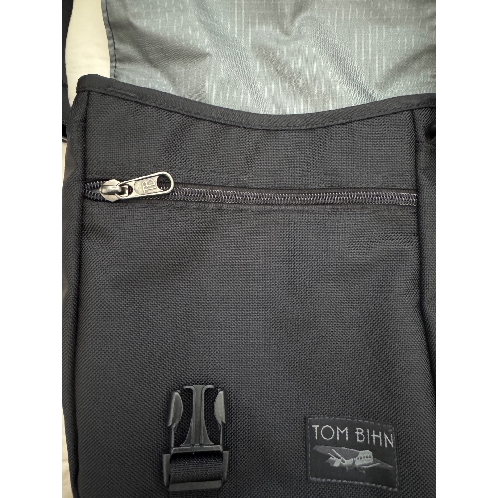 Tom Bihn Small Cafe Bag Black Ballistic Nylon Vertical Crossbody Tablet — image 5 of 5